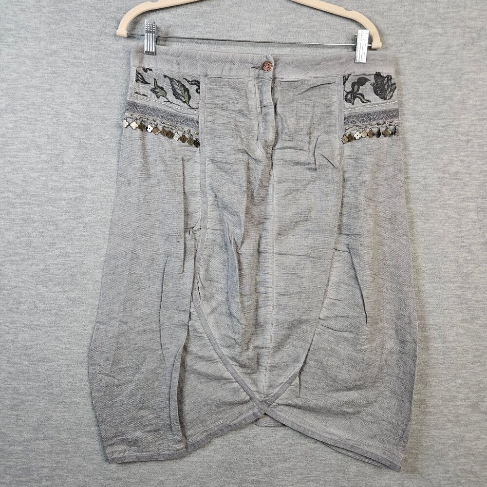Angels Never die Women's Gray Button Embroidered Brass Floral Short Skirt Size 3